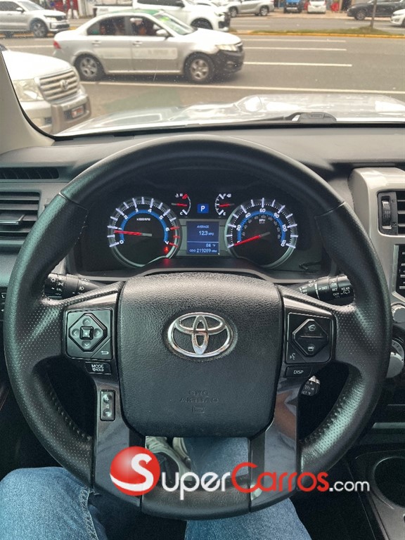 2016 Toyota 4 Runner TRD Pro — foto 7 / 11