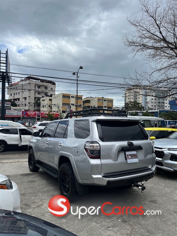 2016 Toyota 4 Runner TRD Pro — foto 10 / 11