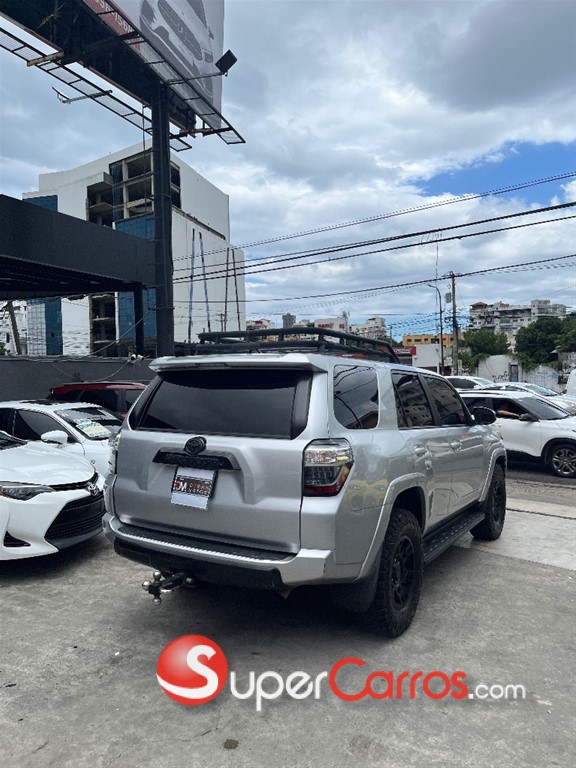 2016 Toyota 4 Runner TRD Pro — foto 11 / 11