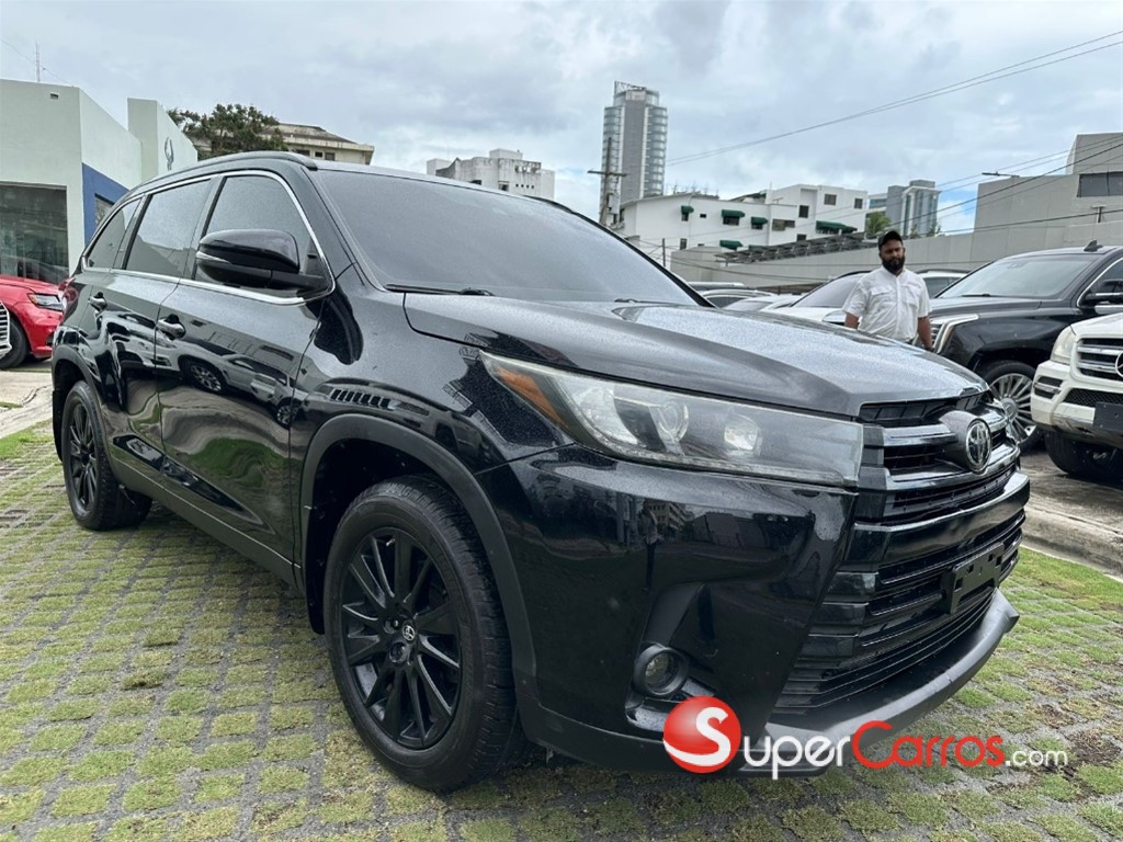 2019 Toyota Highlander SE — foto 2 / 12