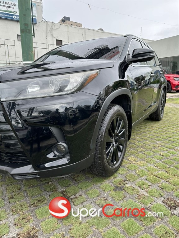2019 Toyota Highlander SE — foto 6 / 12