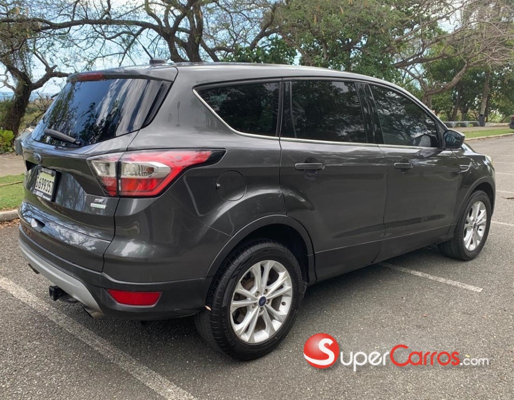 2017 Ford Escape SE — foto 6 / 12