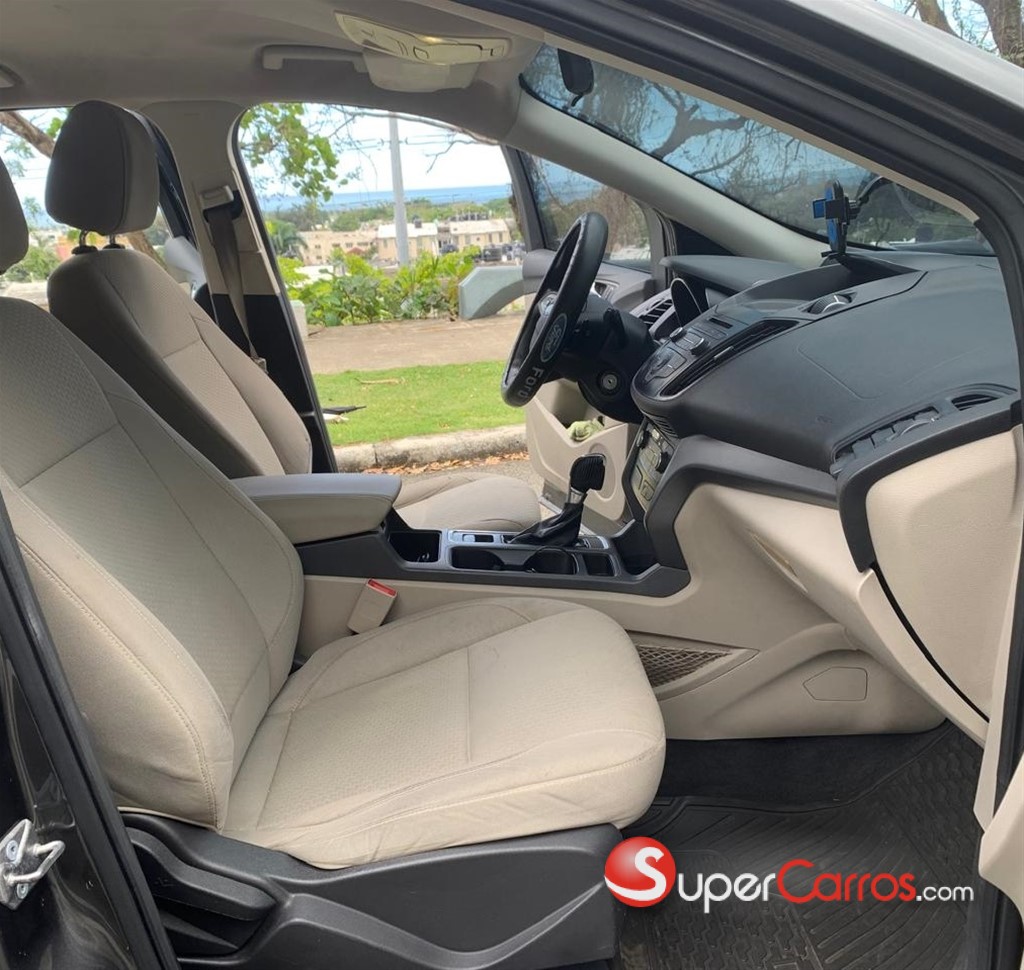2017 Ford Escape SE — foto 8 / 12