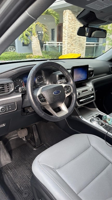 2021 Ford Explorer — foto 7 / 9