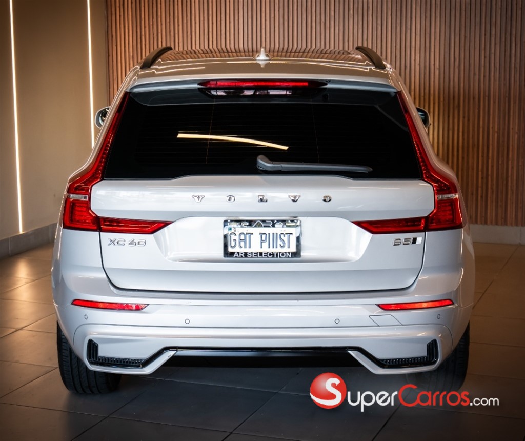 2023 Volvo XC60 Plus B5 — foto 4 / 11
