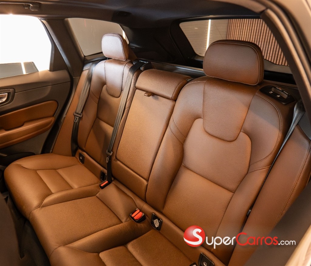 2023 Volvo XC60 Plus B5 — foto 7 / 11