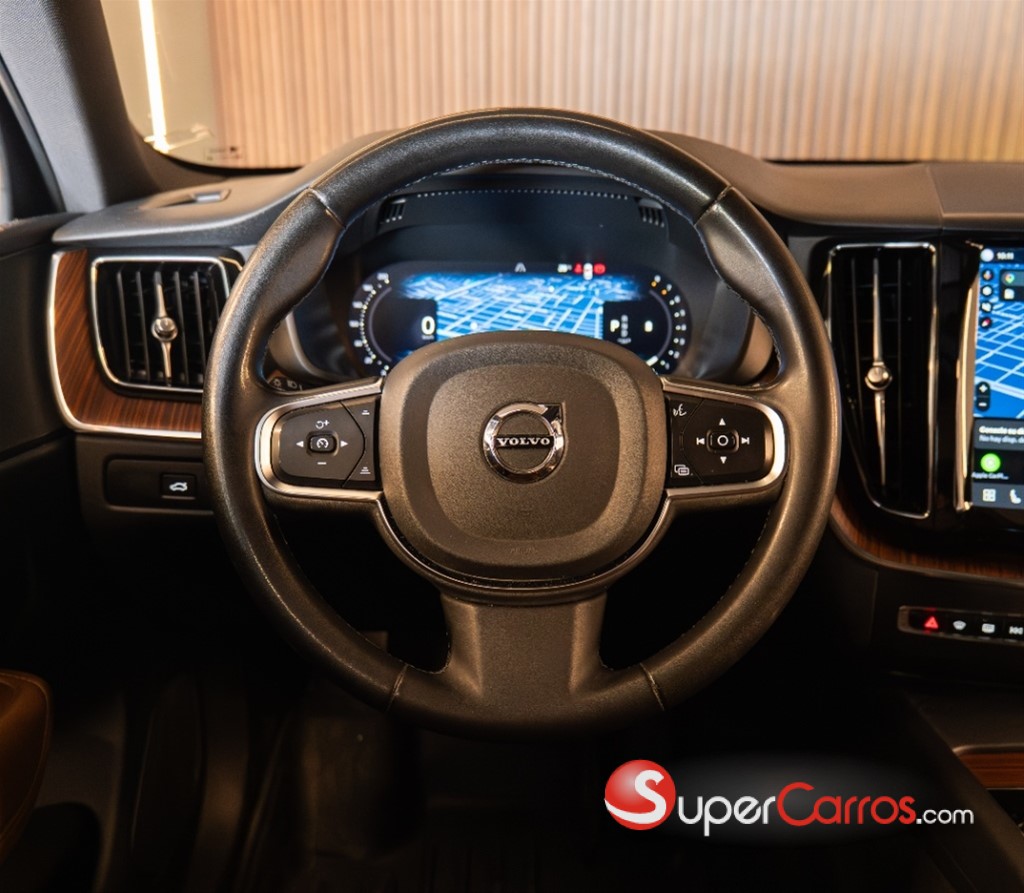 2023 Volvo XC60 Plus B5 — foto 8 / 11