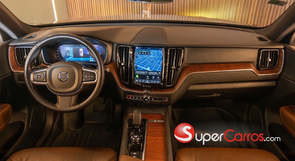 2023 Volvo XC60 Plus B5 — foto 9 / 11