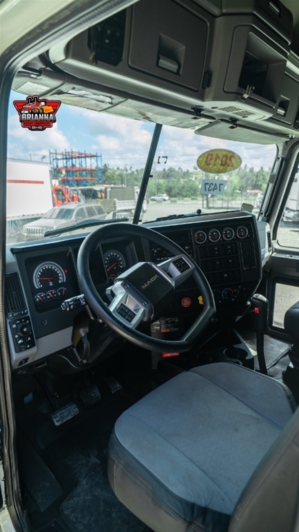 2019 Mack Anthem — foto 3 / 5