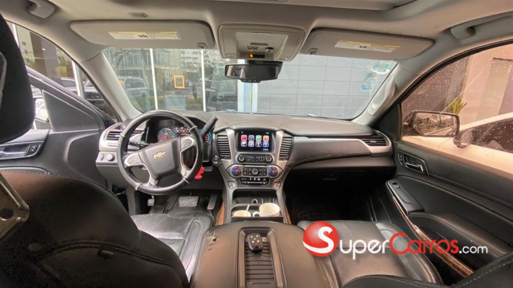 2016 Chevrolet Suburban LTZ — foto 5 / 9