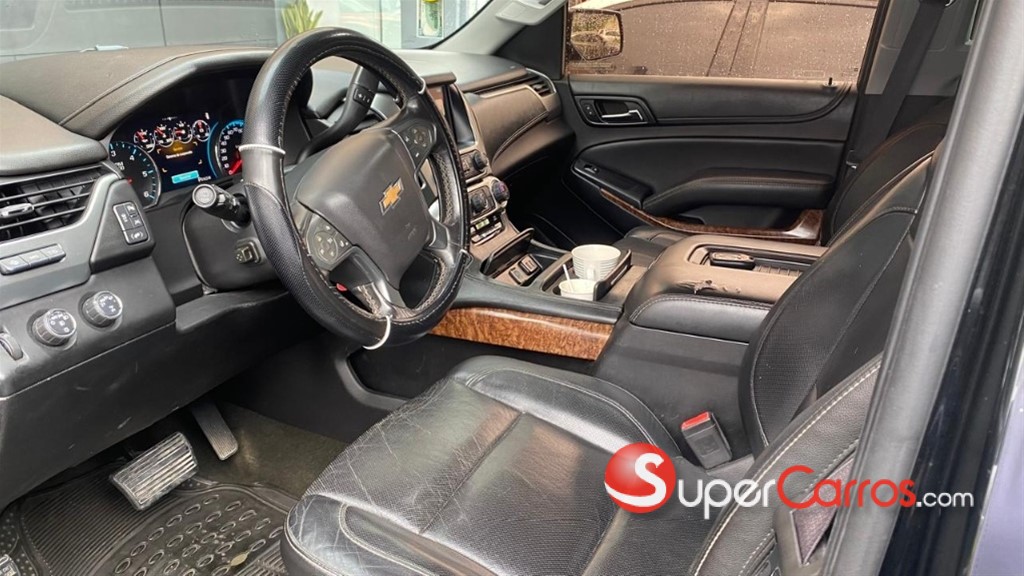 2016 Chevrolet Suburban LTZ — foto 6 / 9