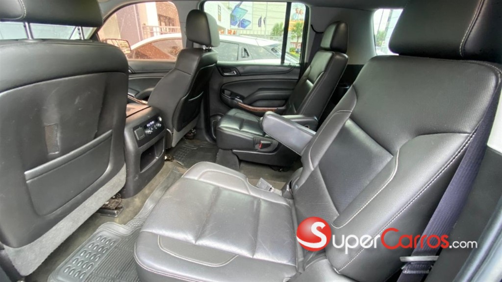 2016 Chevrolet Suburban LTZ — foto 7 / 9