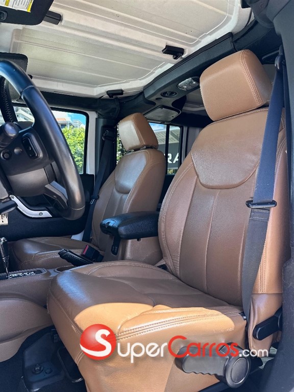 2016 Jeep Wrangler Unlimited Rubicon — foto 6 / 12