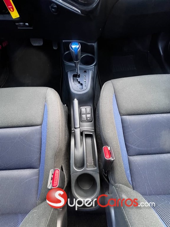 2020 Toyota Aqua Hibrido — foto 9 / 10