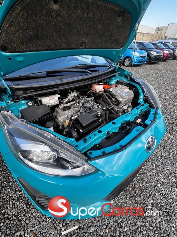 2020 Toyota Aqua Hibrido — foto 10 / 10