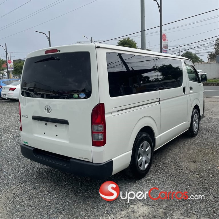 2020 Toyota Hiace — foto 4 / 9