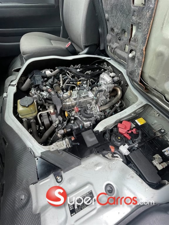 2020 Toyota Hiace — foto 9 / 9