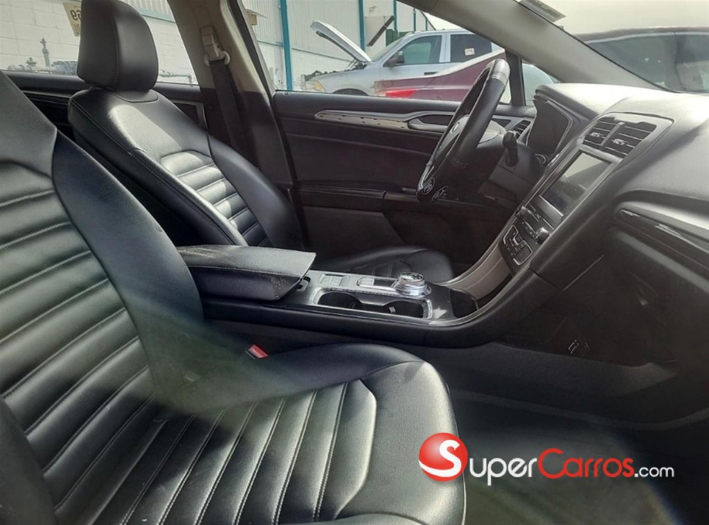 2020 Ford Fusion Titanium — foto 11 / 12