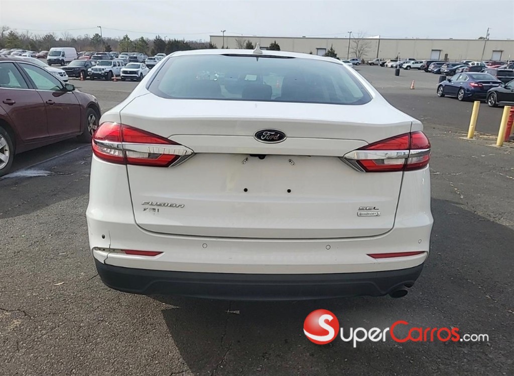 2020 Ford Fusion Titanium — foto 12 / 12