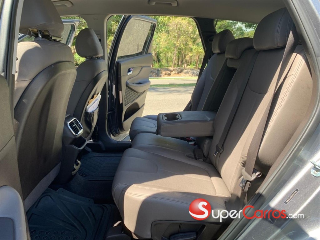 2019 Hyundai Santa Fe SE — foto 10 / 12
