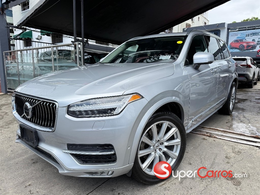 2017 Volvo XC90 Momentum T6