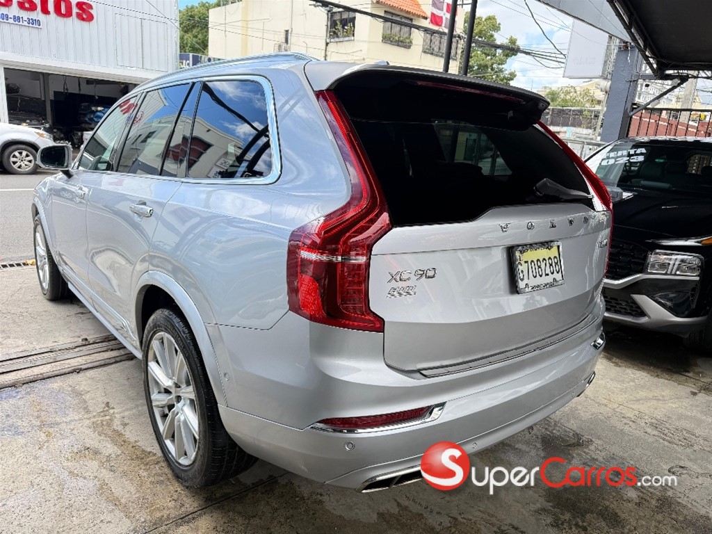 2017 Volvo XC90 Momentum T6 — foto 6 / 9