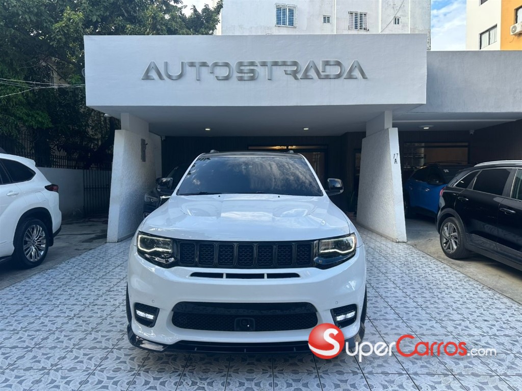 2015 Jeep Grand Cherokee SRT8 — foto 2 / 9
