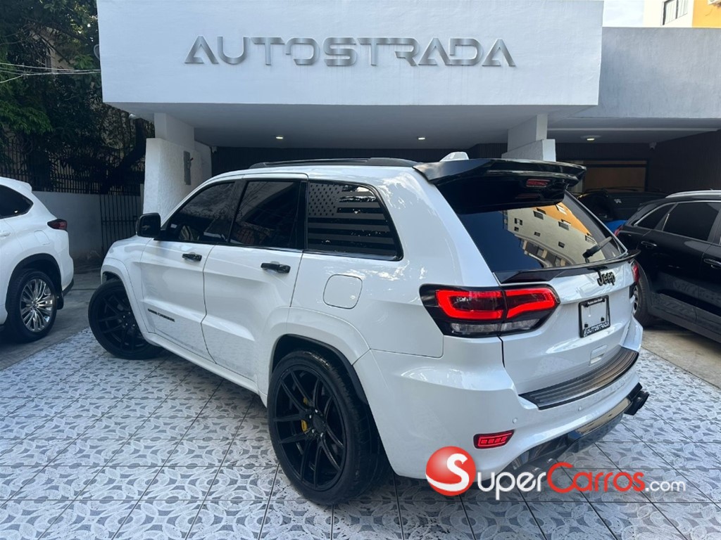 2015 Jeep Grand Cherokee SRT8 — foto 3 / 9