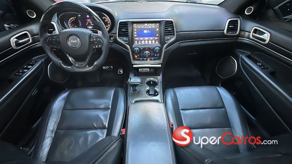 2015 Jeep Grand Cherokee SRT8 — foto 5 / 9