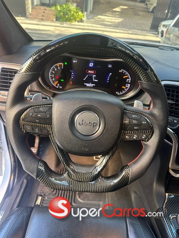 2015 Jeep Grand Cherokee SRT8 — foto 7 / 9