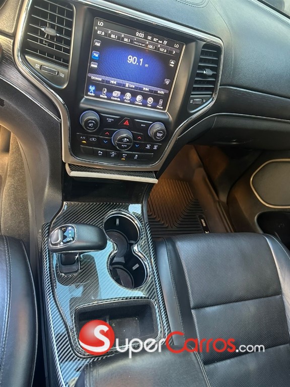 2015 Jeep Grand Cherokee SRT8 — foto 8 / 9