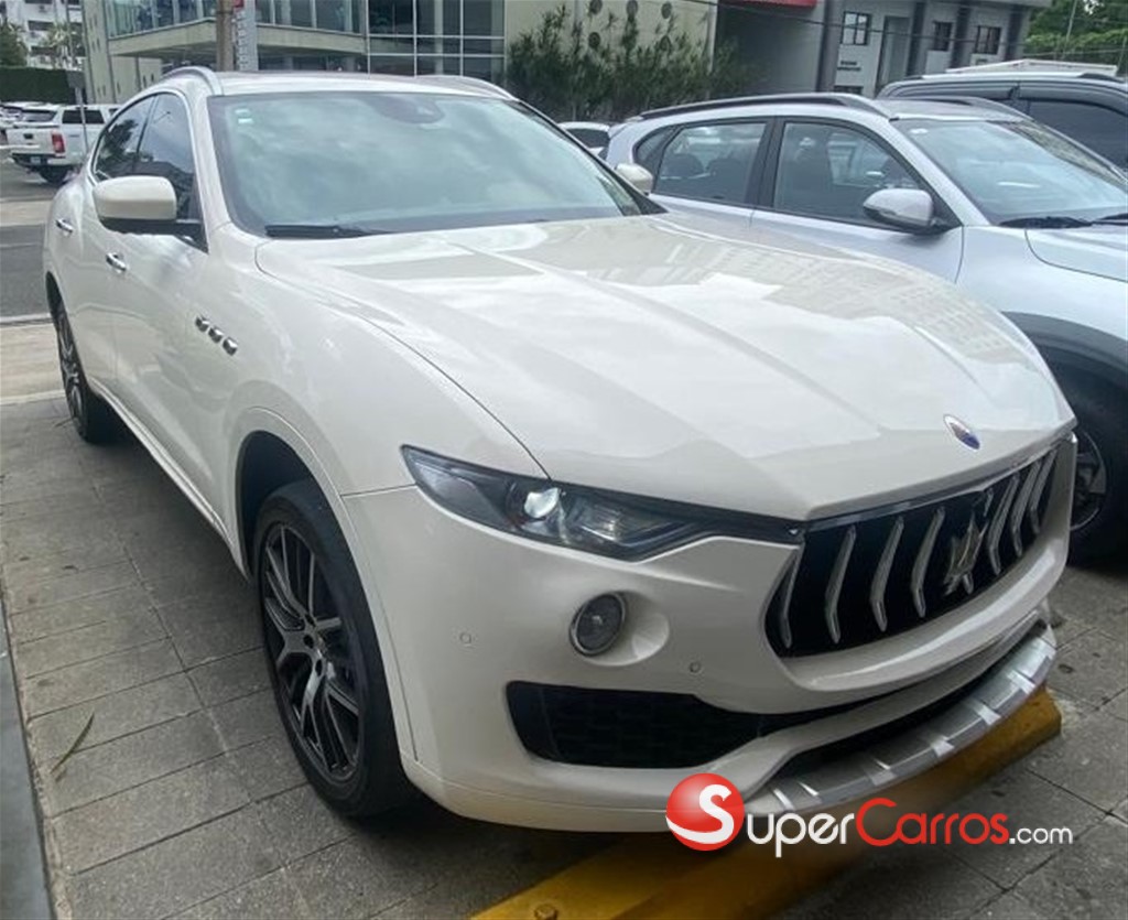 2017 Maserati Levante Luxury — foto 2 / 12
