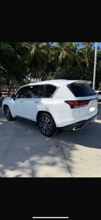 2024 Lexus LX 600 — foto 4 / 10