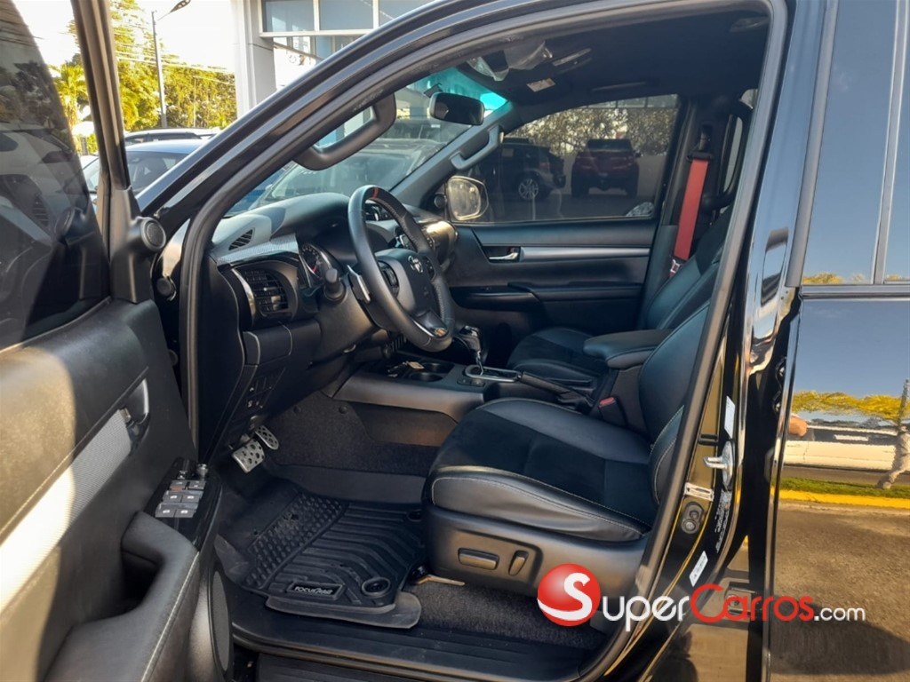2024 Toyota Hilux GR Sport — foto 4 / 12