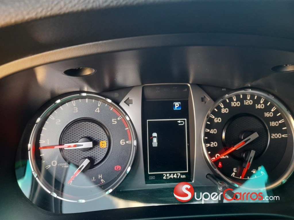 2024 Toyota Hilux GR Sport — foto 6 / 12