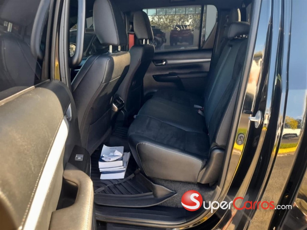 2024 Toyota Hilux GR Sport — foto 7 / 12
