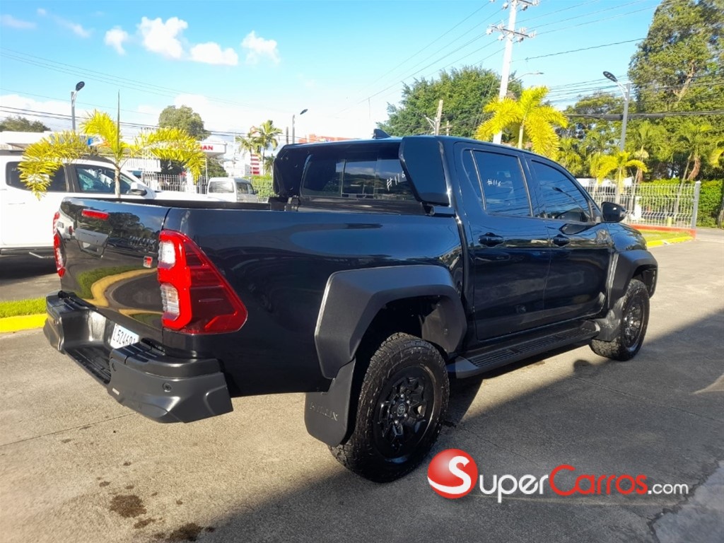 2024 Toyota Hilux GR Sport — foto 8 / 12