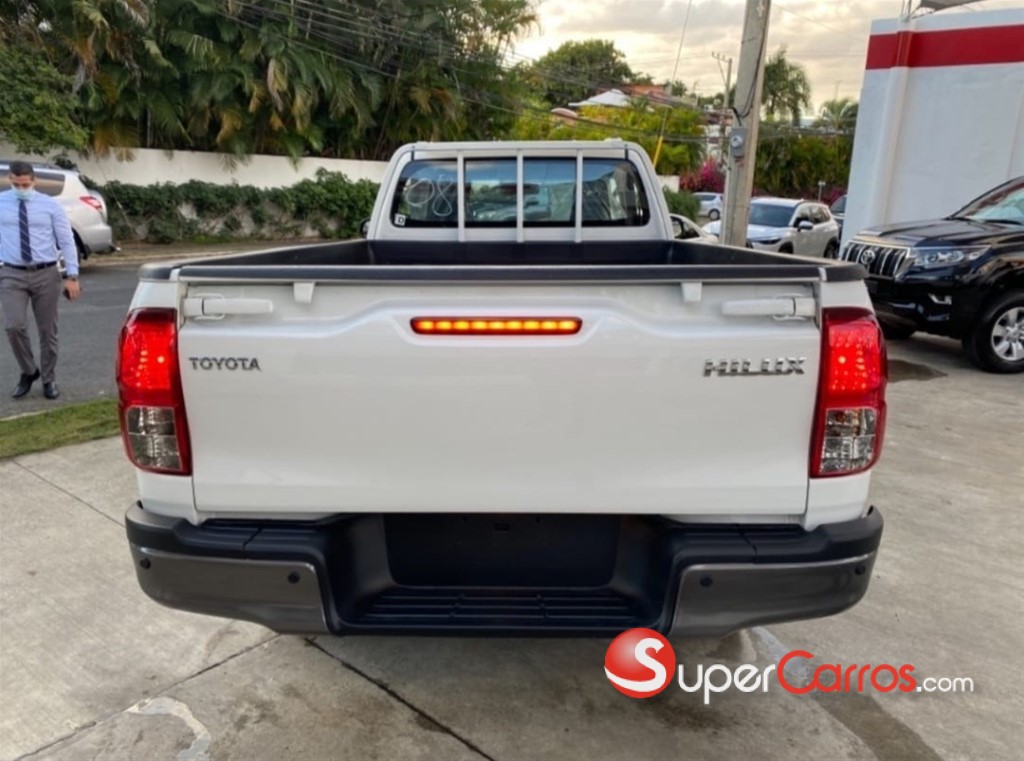 2027 Toyota Hilux — foto 5 / 8