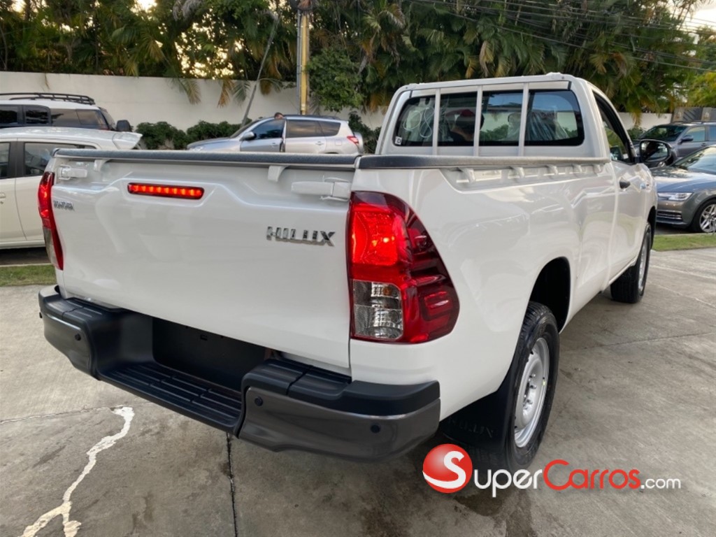2027 Toyota Hilux — foto 6 / 8