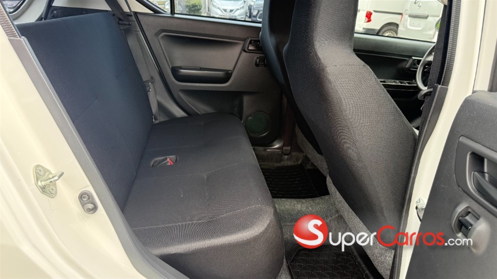 2021 Daihatsu Mira — foto 7 / 12