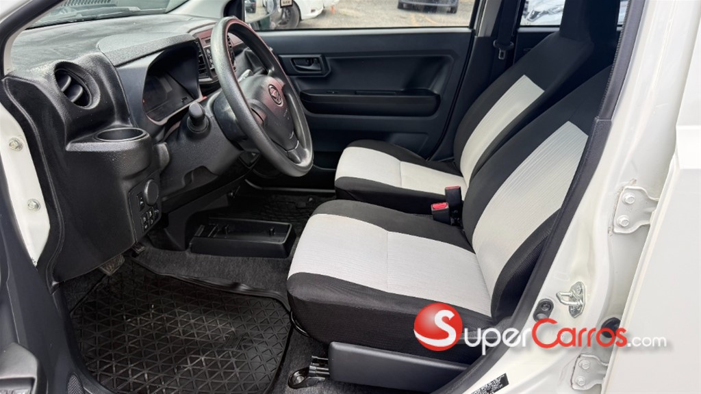 2021 Daihatsu Mira — foto 9 / 12