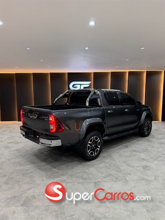 2025 Toyota Hilux WIDE TREAD — foto 3 / 11
