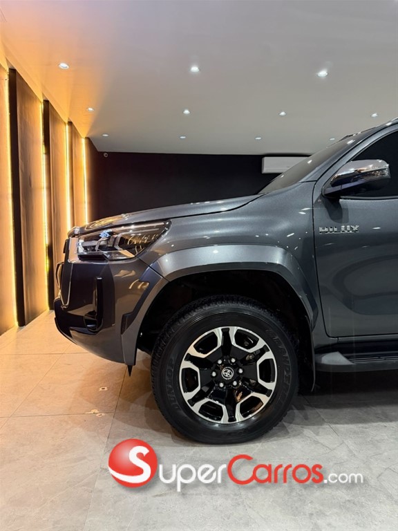 2025 Toyota Hilux WIDE TREAD — foto 5 / 11