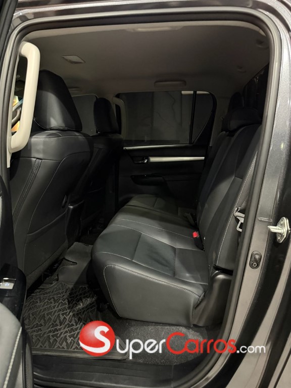 2025 Toyota Hilux WIDE TREAD — foto 9 / 11
