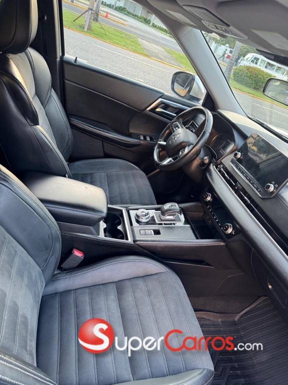 2022 Mitsubishi Motors Outlander Limited — foto 5 / 8