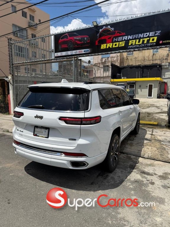 2021 Jeep Grand Cherokee Overland — foto 10 / 10