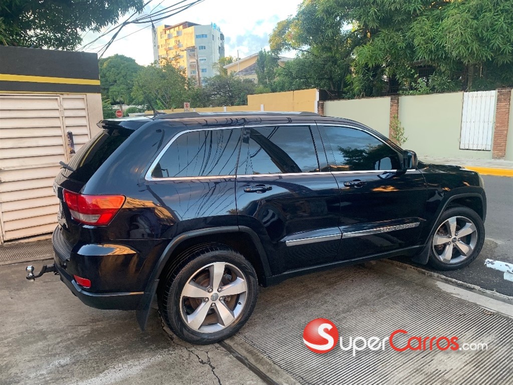 2011 Jeep Cherokee Laredo — foto 2 / 7