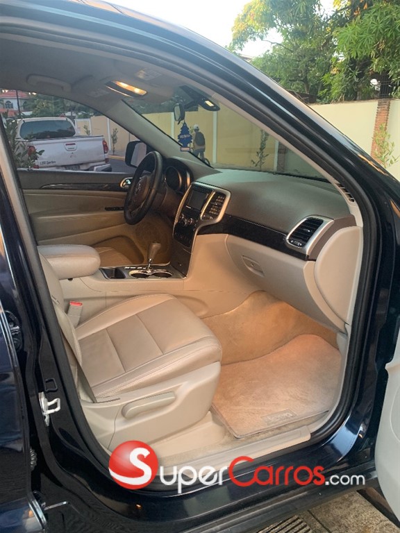 2011 Jeep Cherokee Laredo — foto 4 / 7
