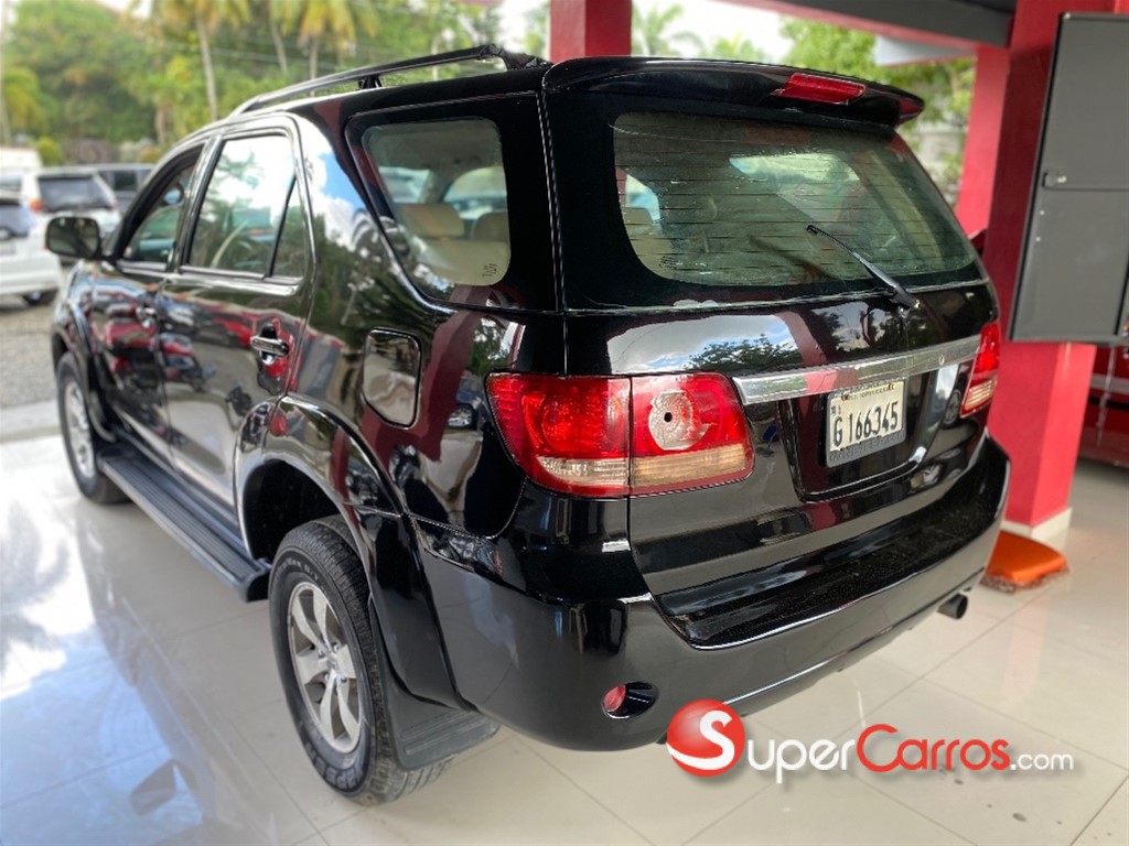 2008 Toyota Fortuner — foto 7 / 8