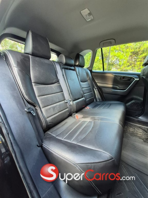 2021 Toyota RAV4 LE — foto 9 / 12